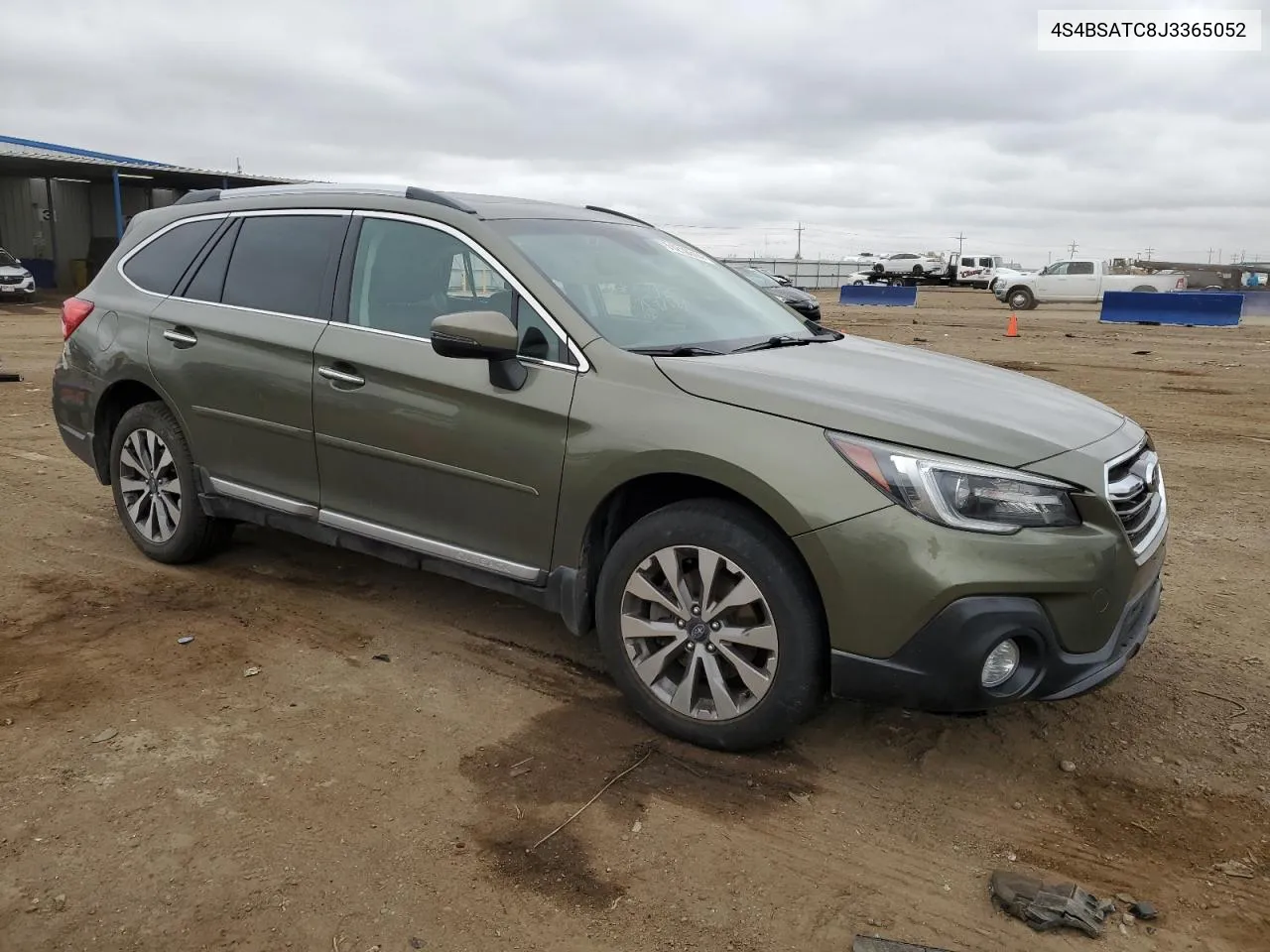 4S4BSATC8J3365052 2018 Subaru Outback Touring