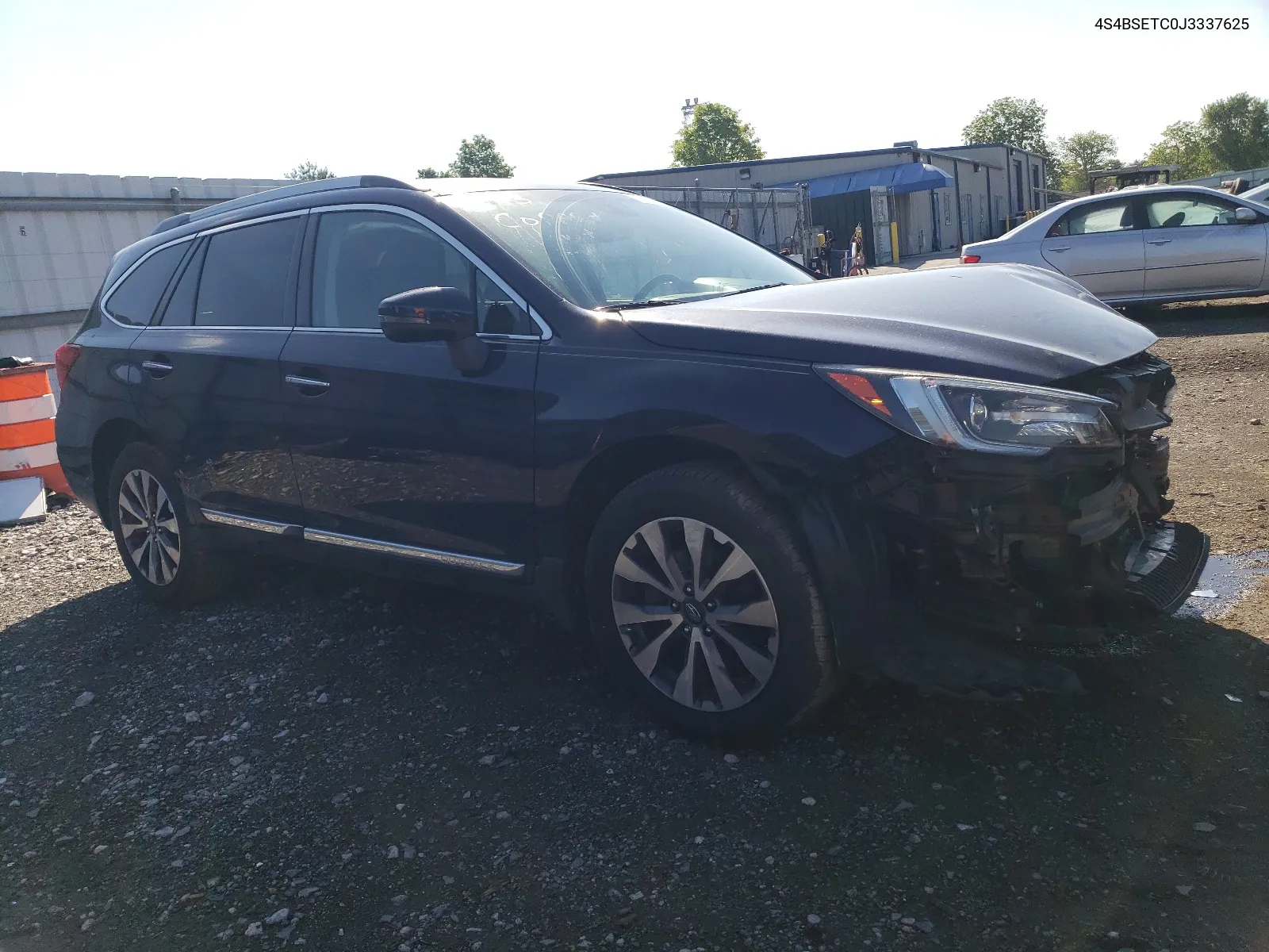 2018 Subaru Outback Touring VIN: 4S4BSETC0J3337625 Lot: 54079334