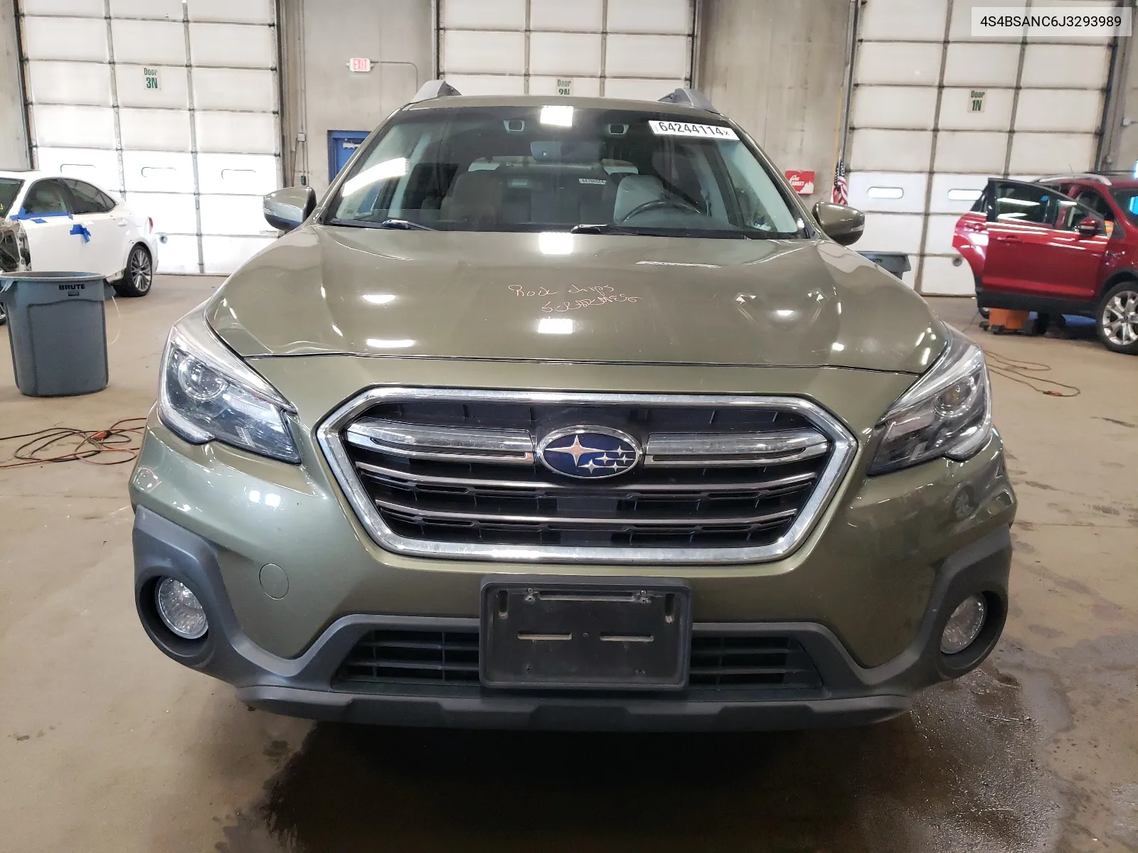 2018 Subaru Outback 2.5I Limited VIN: 4S4BSANC6J3293989 Lot: 64244114