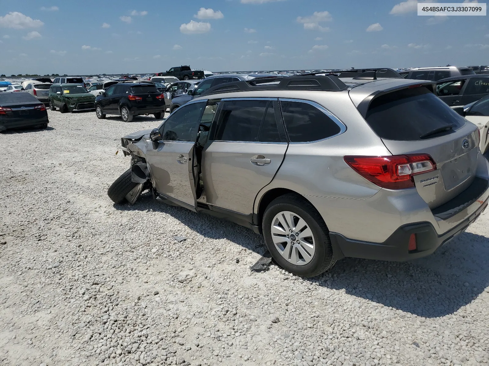 4S4BSAFC3J3307099 2018 Subaru Outback 2.5I Premium