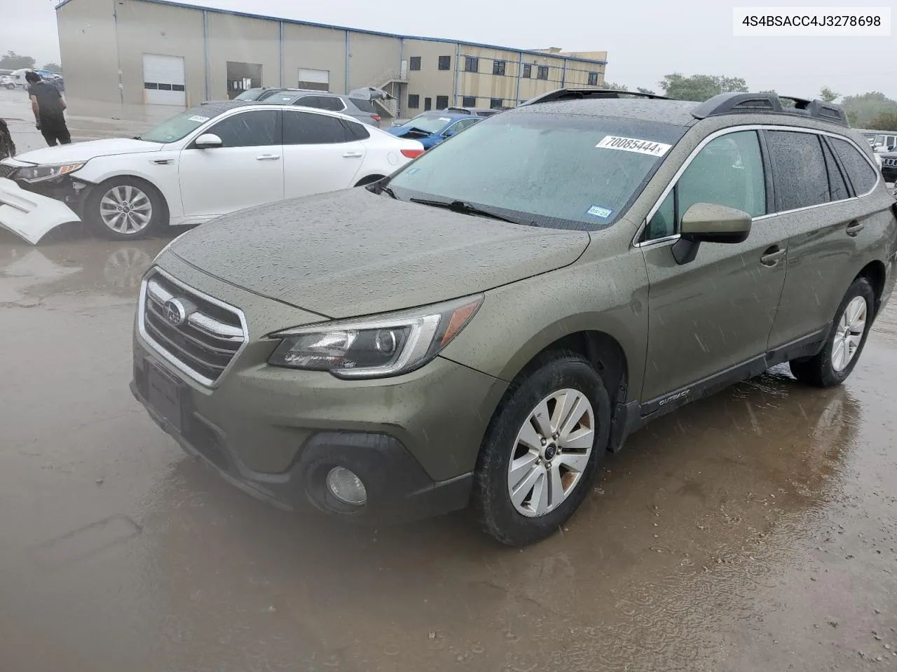 4S4BSACC4J3278698 2018 Subaru Outback 2.5I Premium