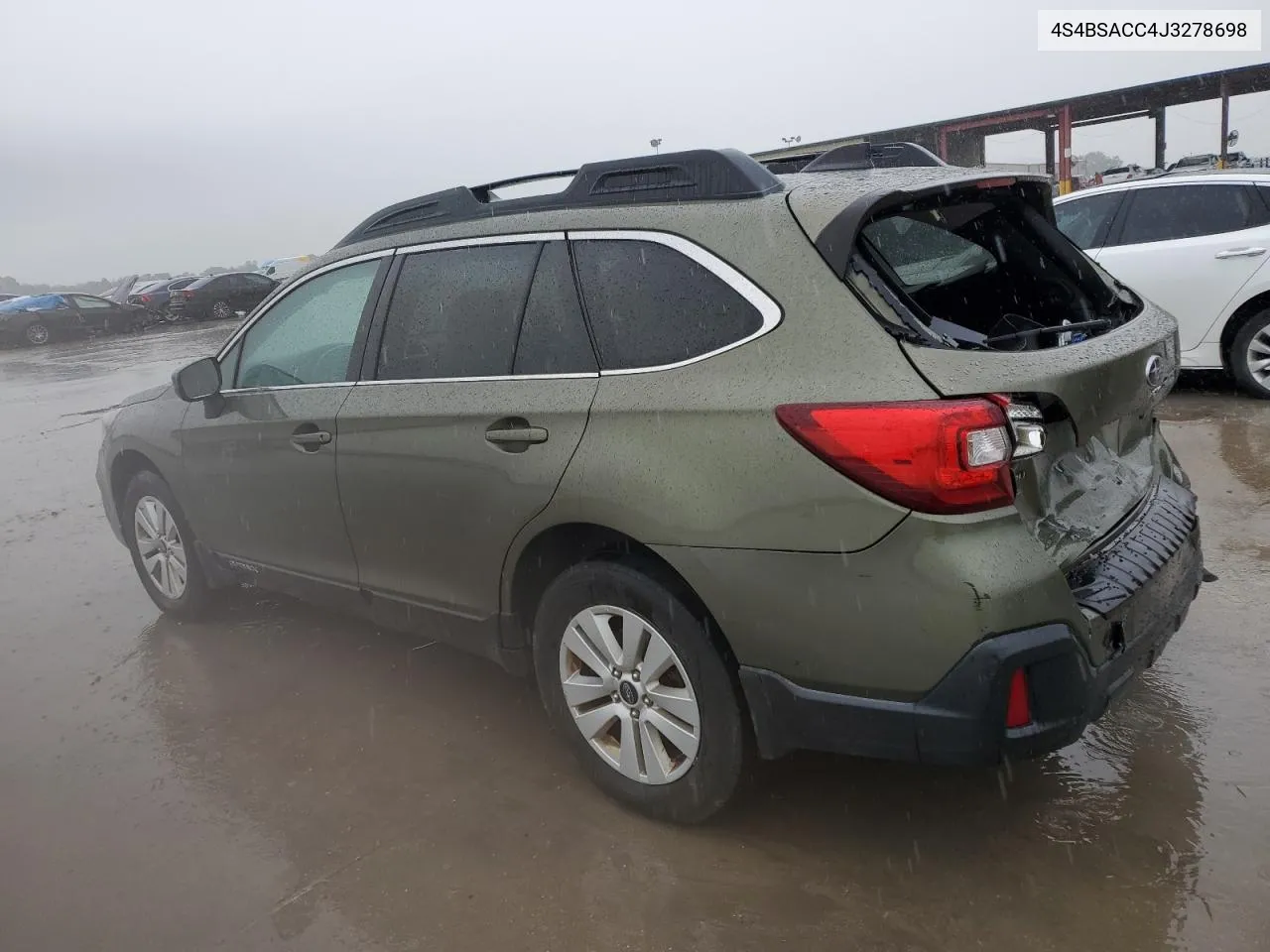 4S4BSACC4J3278698 2018 Subaru Outback 2.5I Premium