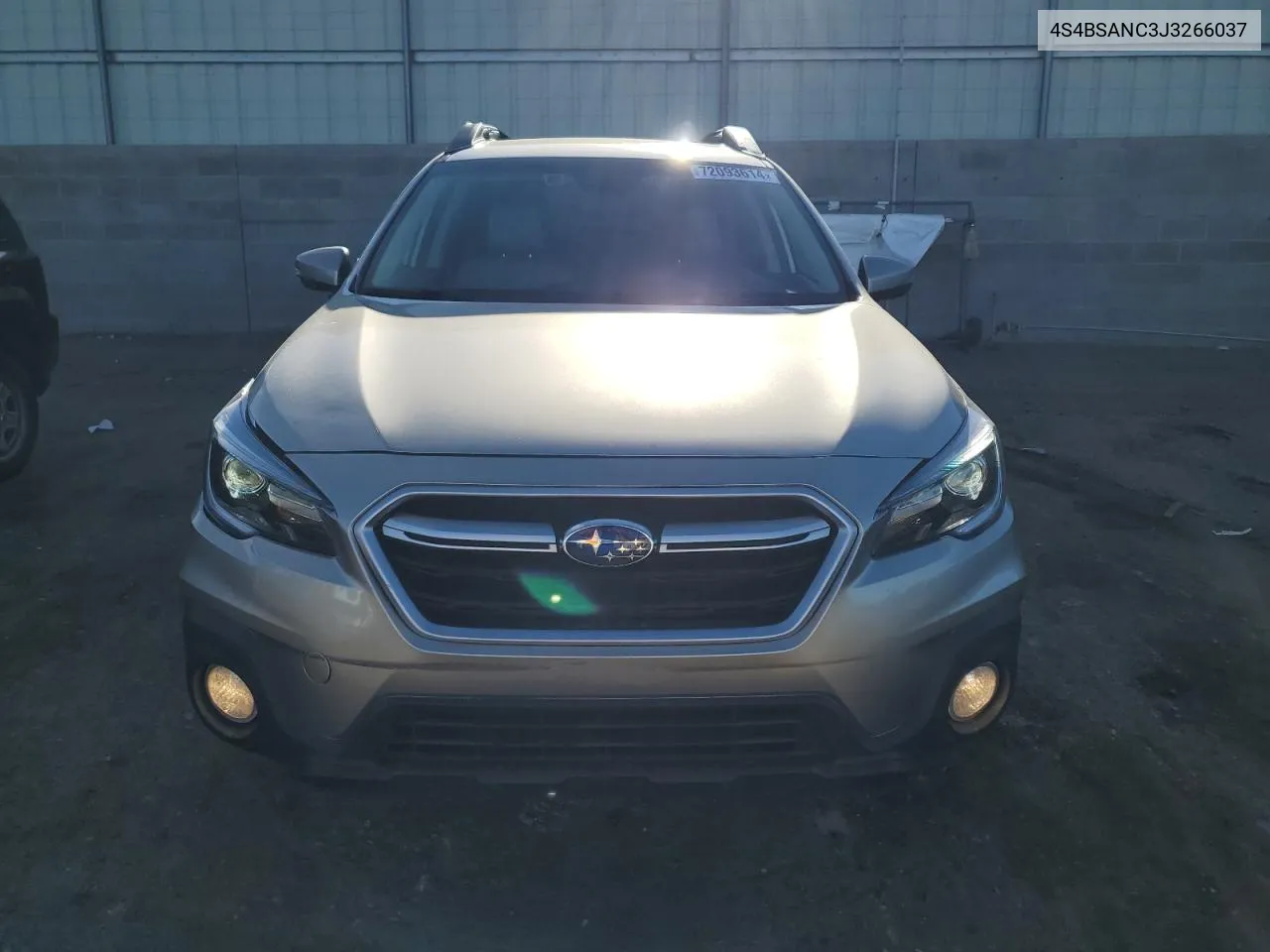 2018 Subaru Outback 2.5I Limited VIN: 4S4BSANC3J3266037 Lot: 72093614