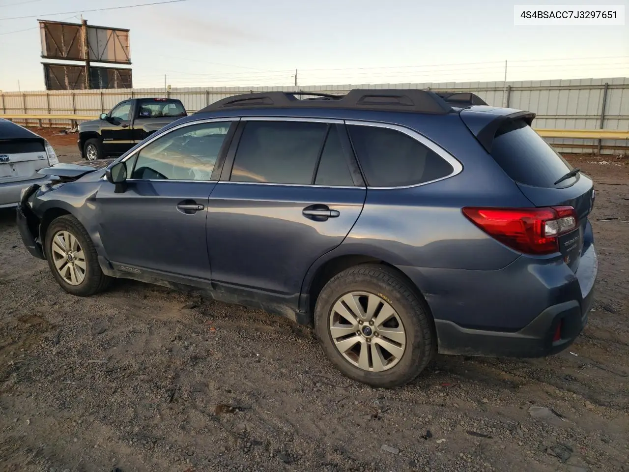 4S4BSACC7J3297651 2018 Subaru Outback 2.5I Premium