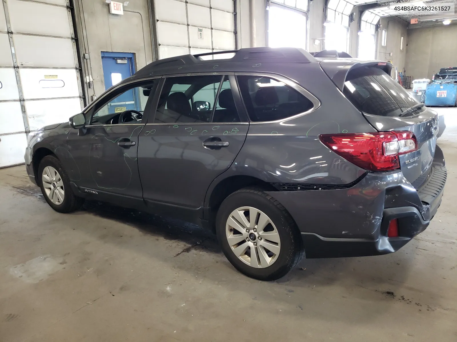 4S4BSAFC6K3261527 2019 Subaru Outback 2.5I Premium