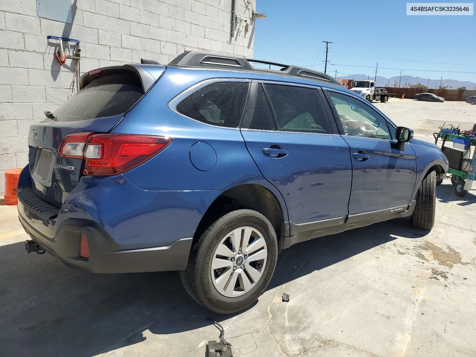 2019 Subaru Outback 2.5I Premium VIN: 4S4BSAFC5K3235646 Lot: 68181454