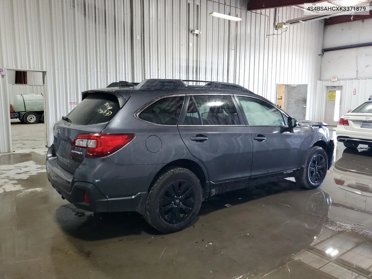 4S4BSAHCXK3371879 2019 Subaru Outback 2.5I Premium