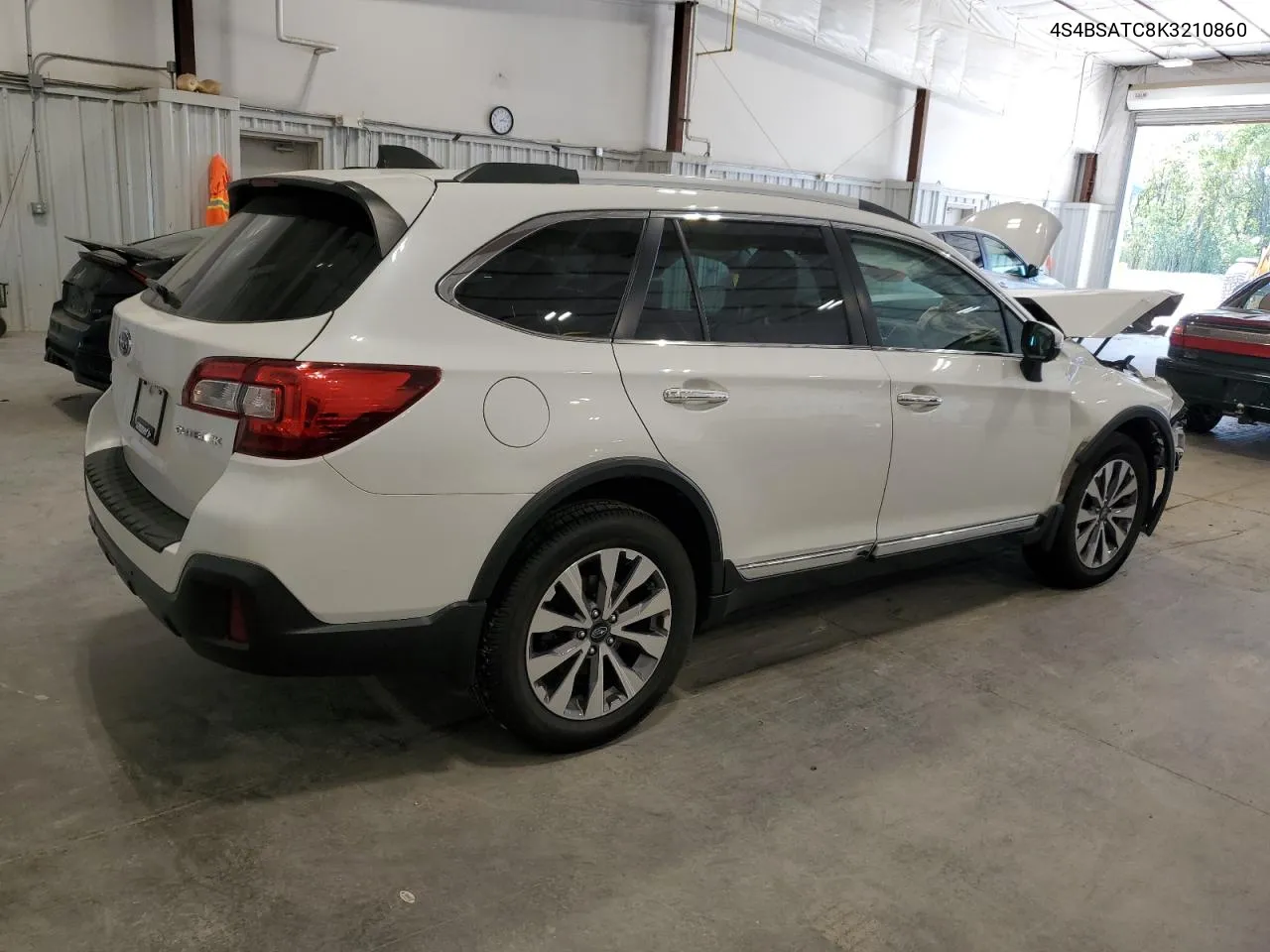 4S4BSATC8K3210860 2019 Subaru Outback Touring