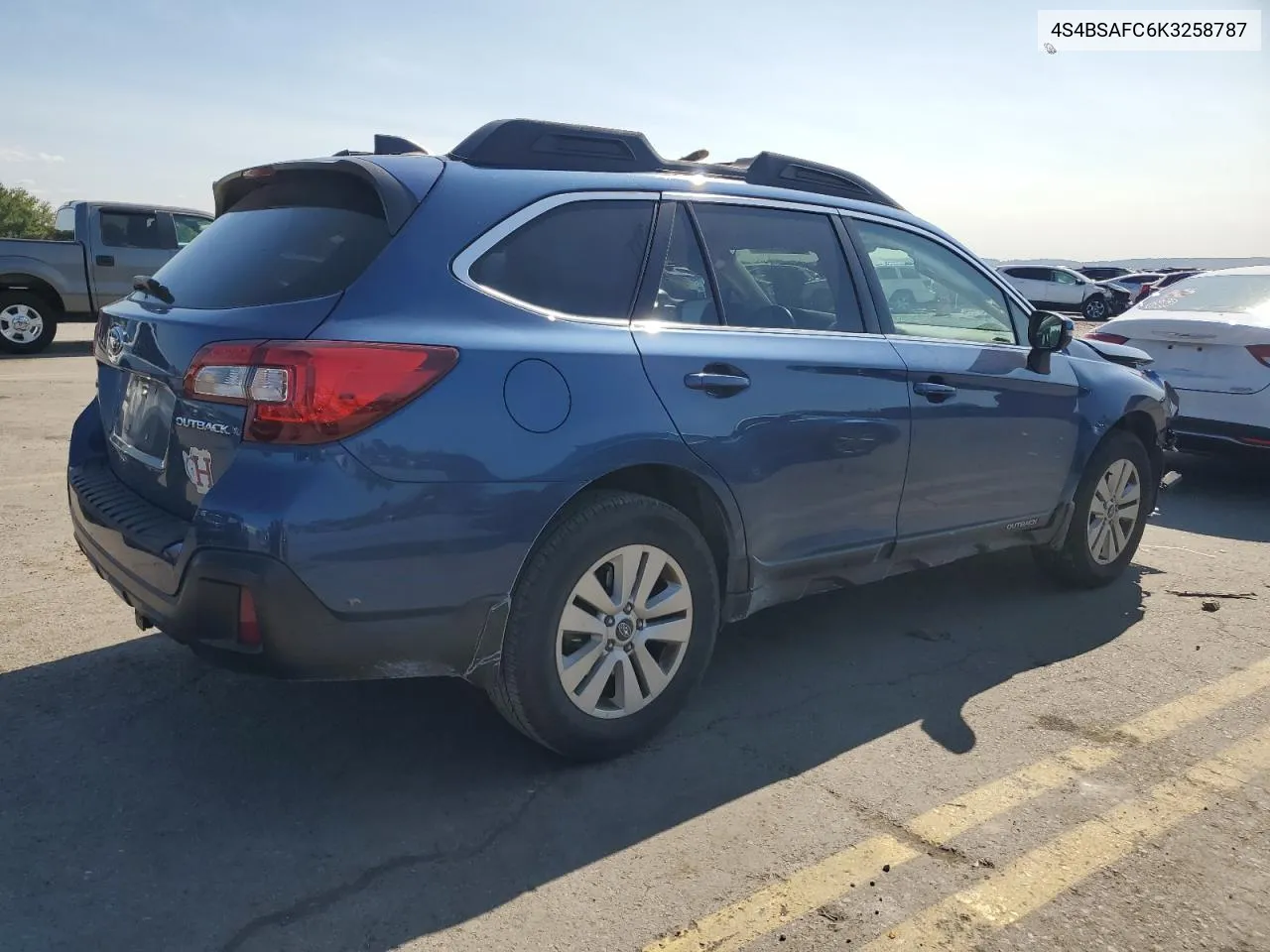 4S4BSAFC6K3258787 2019 Subaru Outback 2.5I Premium