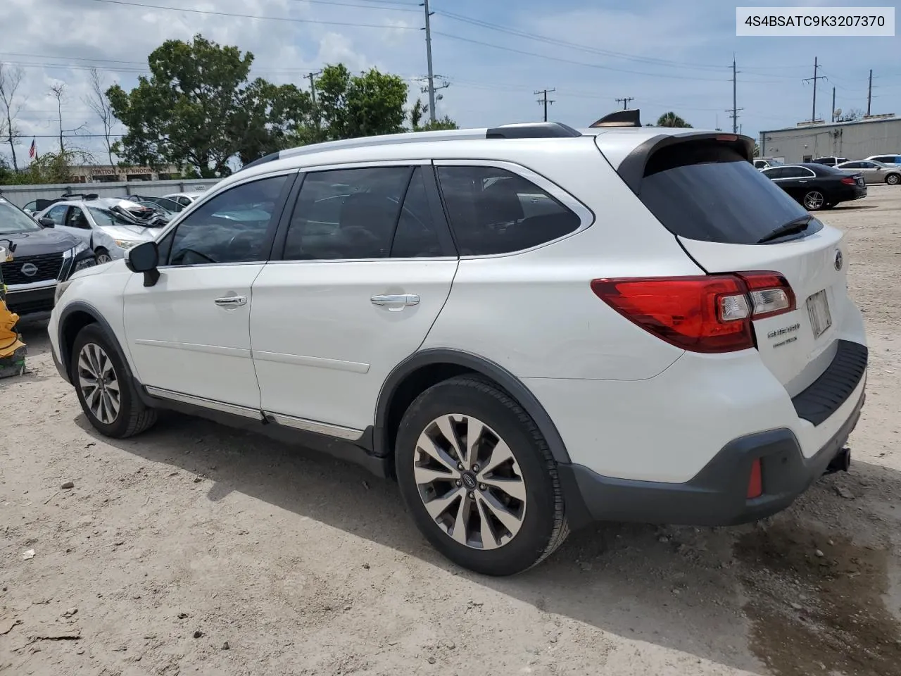 2019 Subaru Outback Touring VIN: 4S4BSATC9K3207370 Lot: 70665084