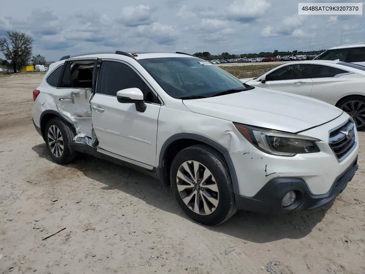 2019 Subaru Outback Touring VIN: 4S4BSATC9K3207370 Lot: 70665084