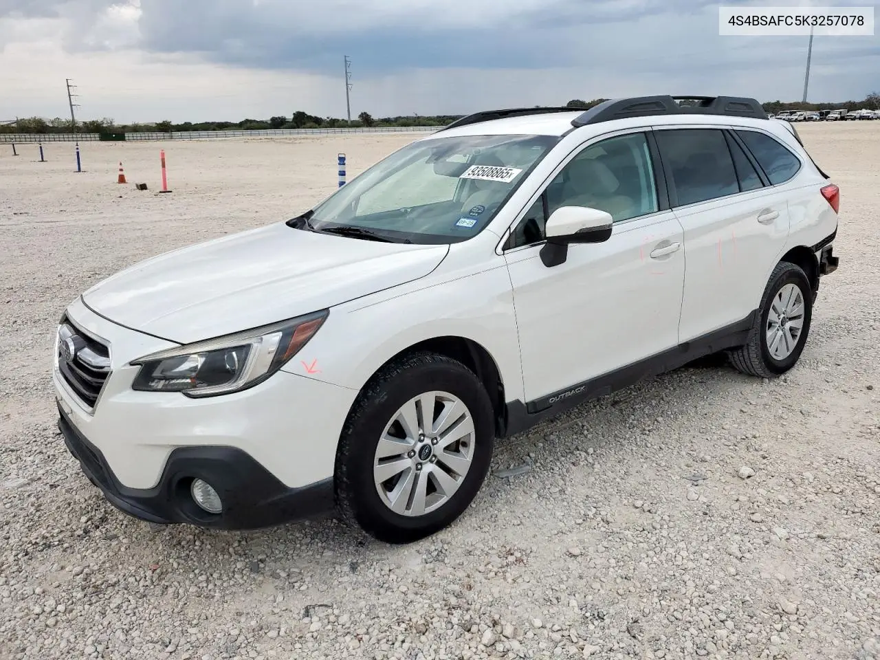 4S4BSAFC5K3257078 2019 Subaru Outback 2.5I Premium