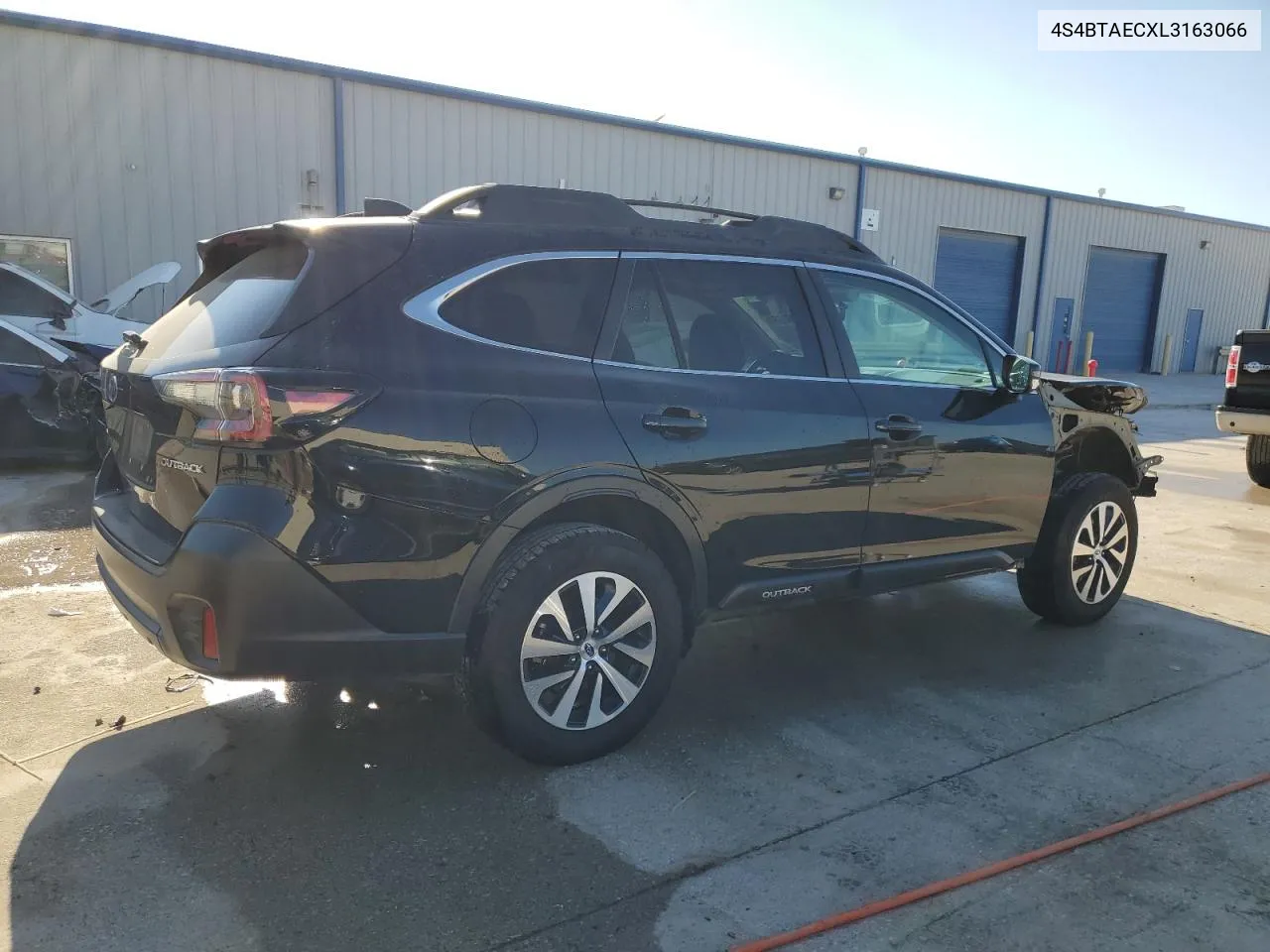 2020 Subaru Outback Premium VIN: 4S4BTAECXL3163066 Lot: 72282764