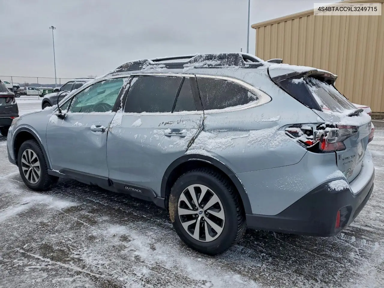 4S4BTACC9L3249715 2020 Subaru Outback Premium