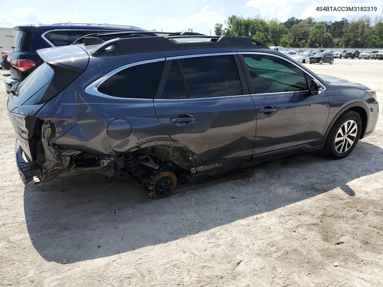 4S4BTACC3M3182319 2021 Subaru Outback Premium