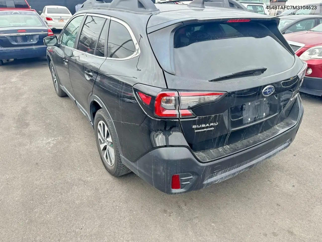 4S4BTAFC7M3104623 2021 Subaru Outback Premium