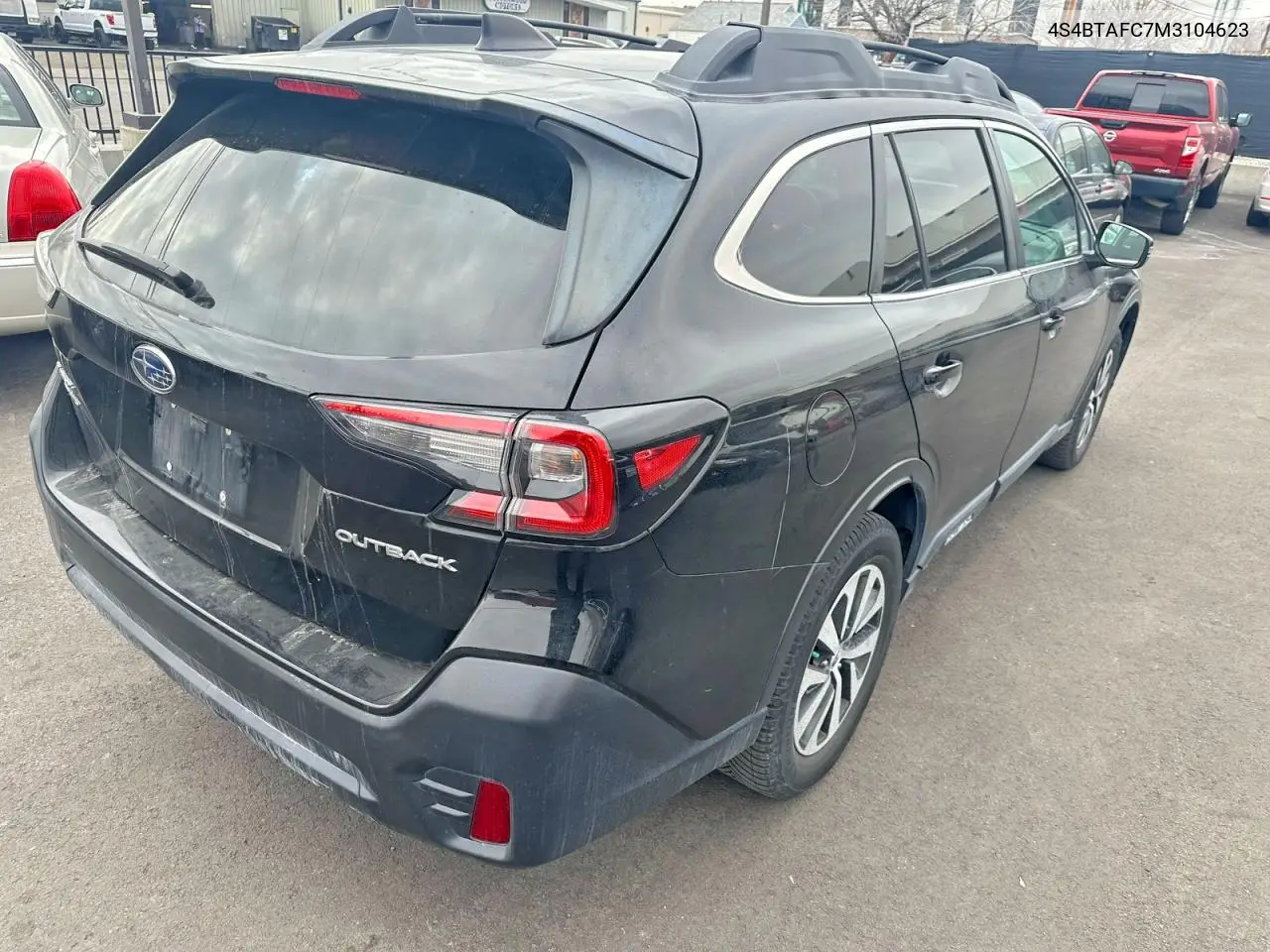 4S4BTAFC7M3104623 2021 Subaru Outback Premium
