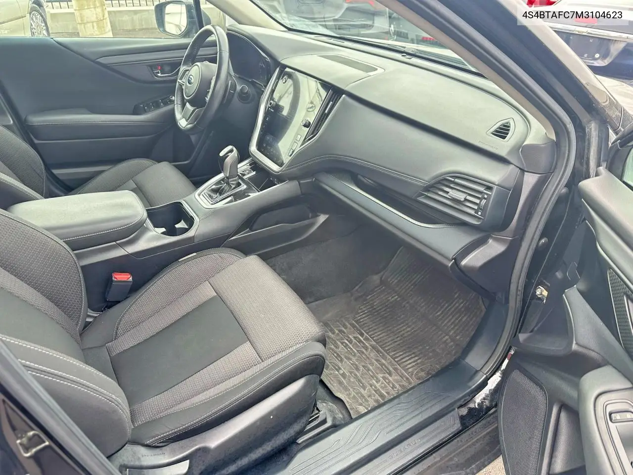 4S4BTAFC7M3104623 2021 Subaru Outback Premium