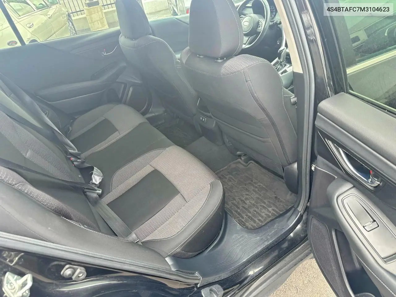 4S4BTAFC7M3104623 2021 Subaru Outback Premium