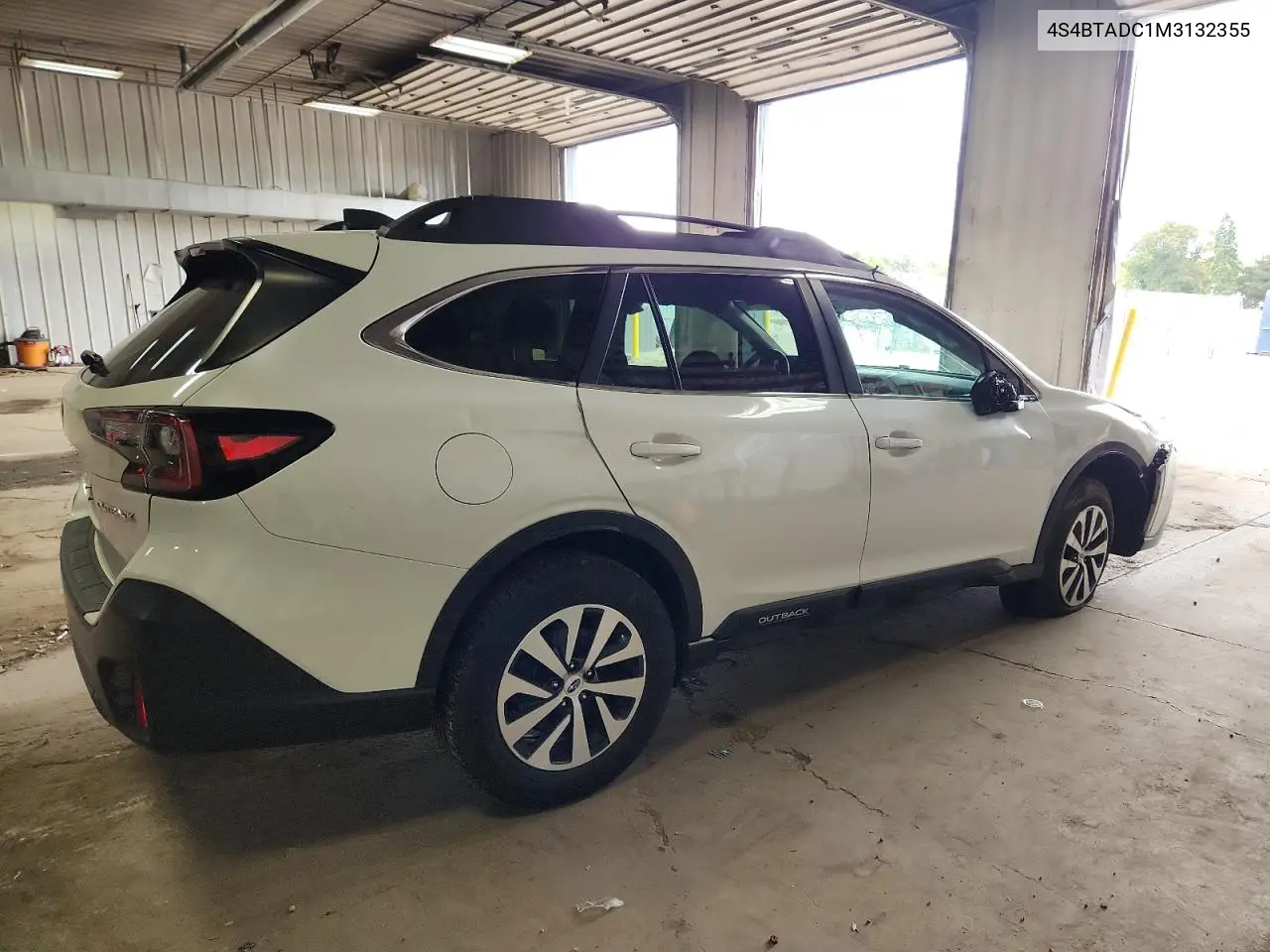 4S4BTADC1M3132355 2021 Subaru Outback Premium