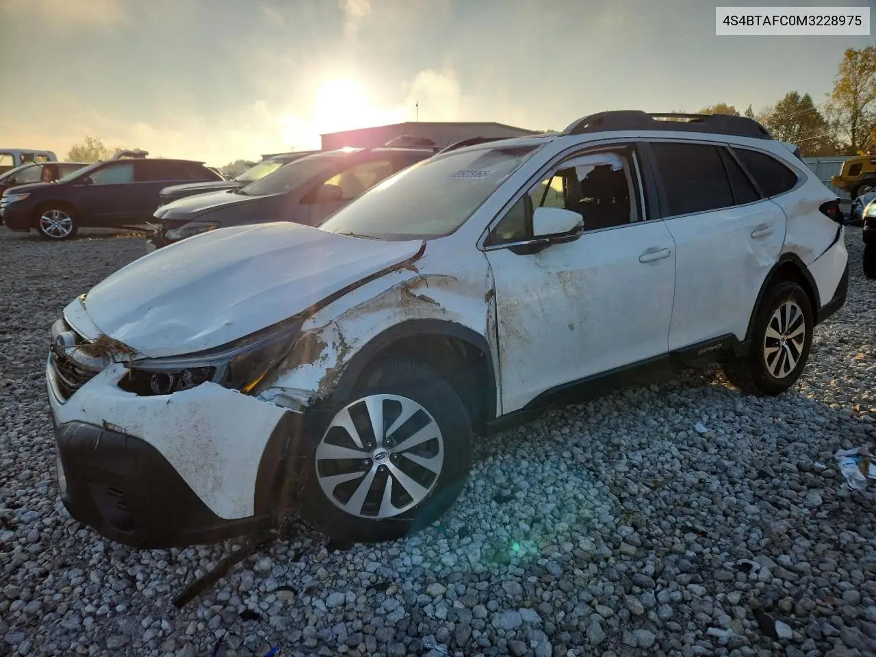 4S4BTAFC0M3228975 2021 Subaru Outback Premium