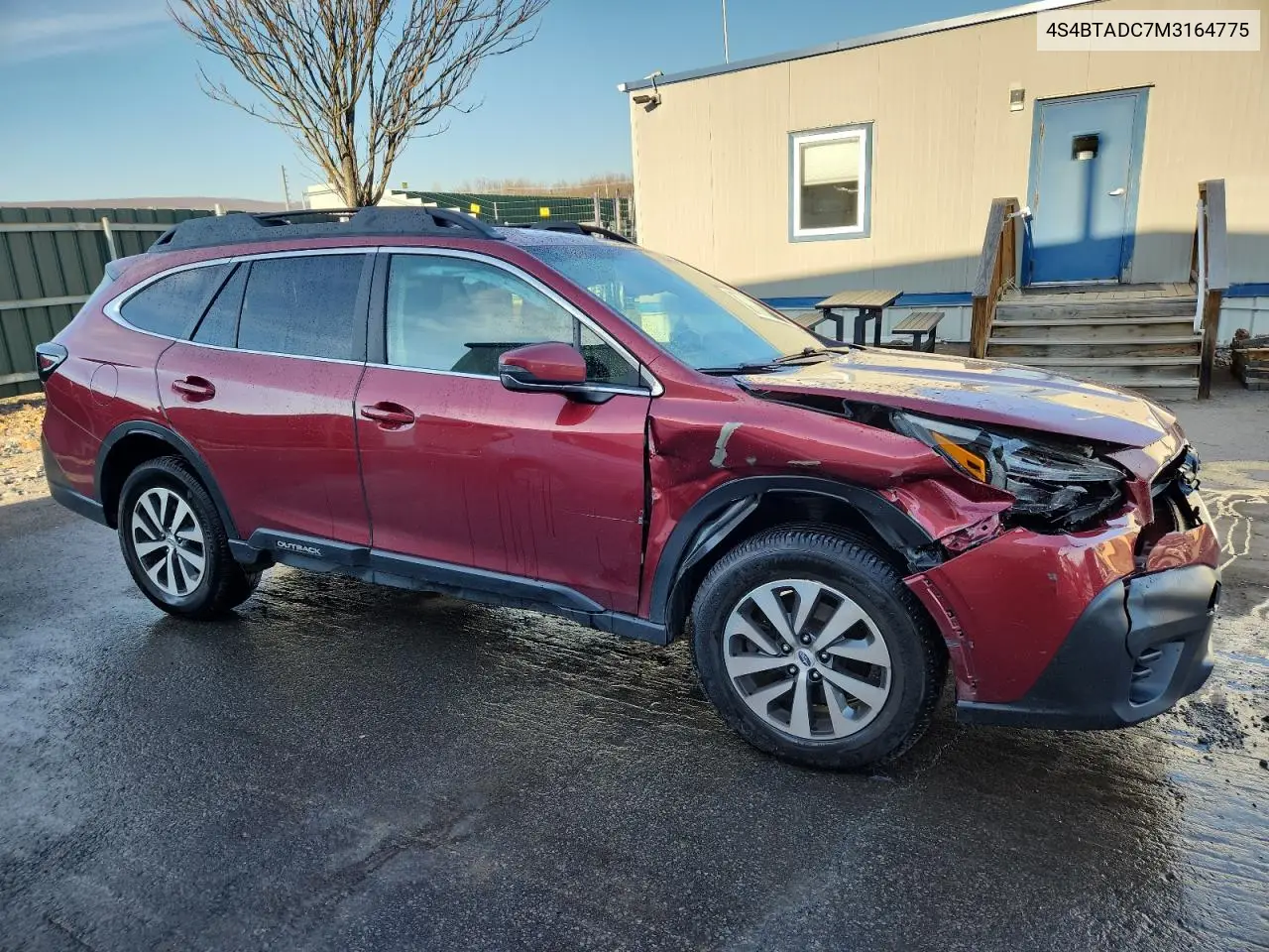 4S4BTADC7M3164775 2021 Subaru Outback Premium