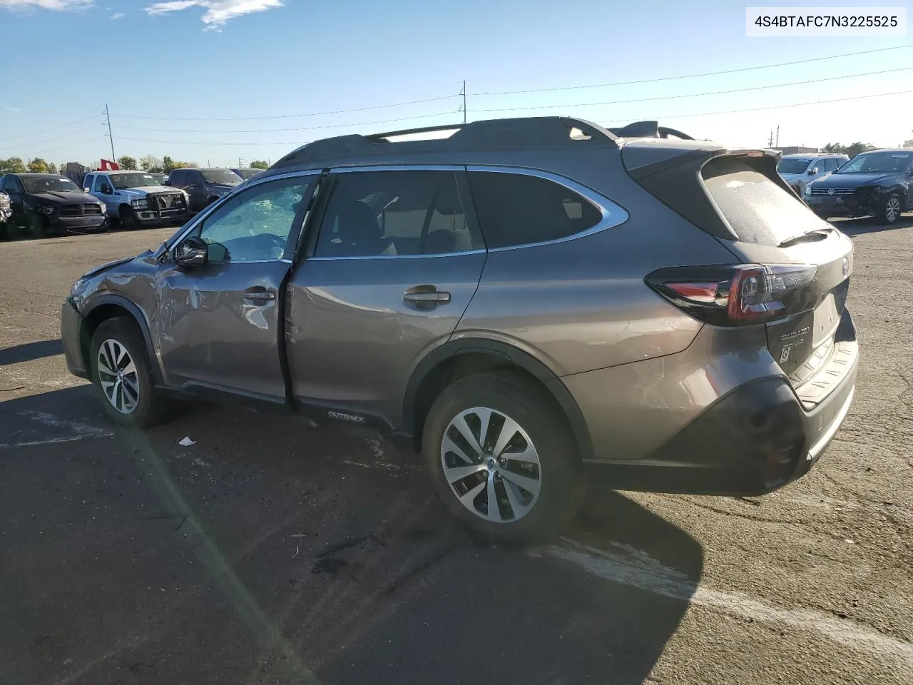 4S4BTAFC7N3225525 2022 Subaru Outback Premium