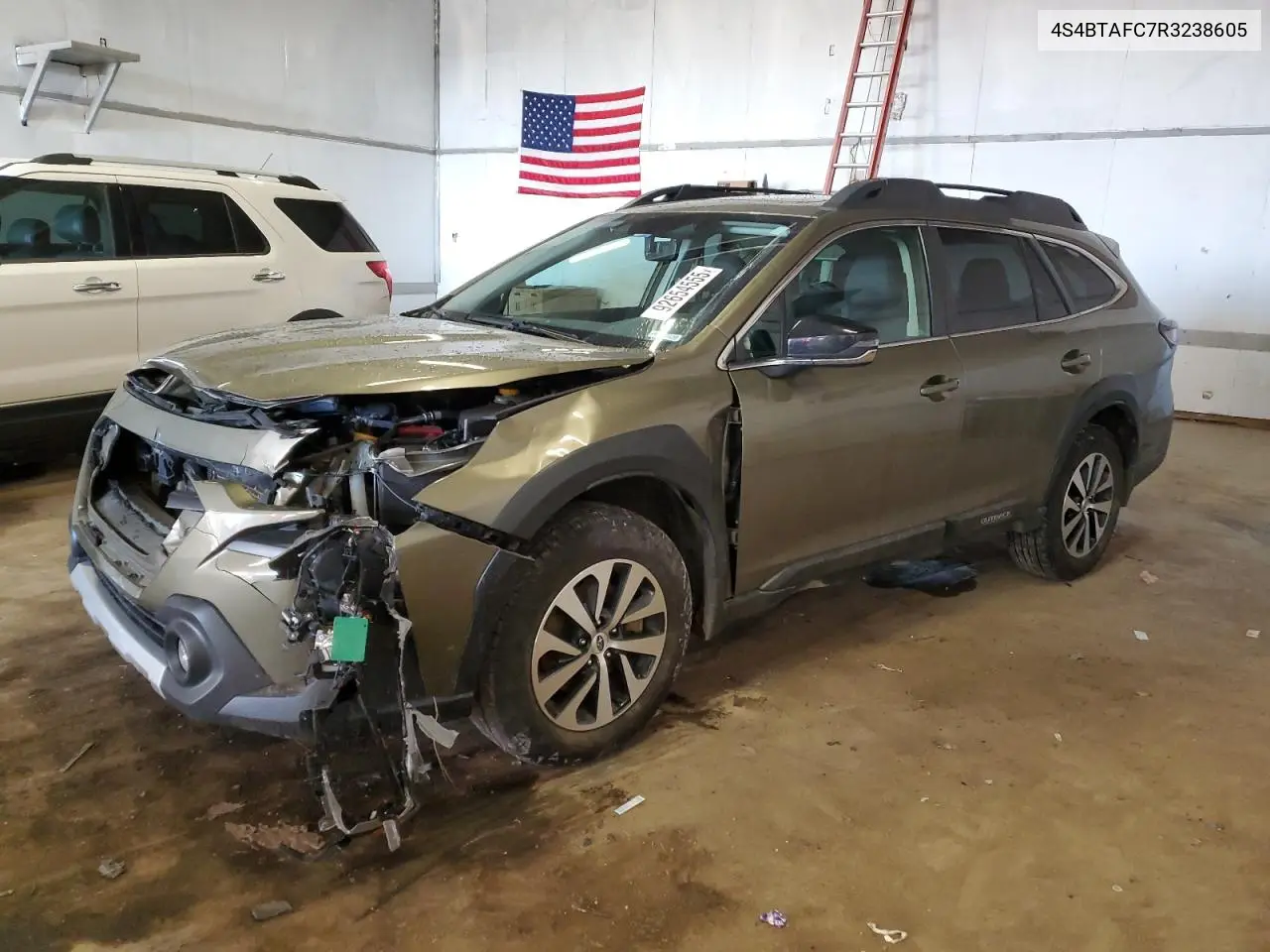 4S4BTAFC7R3238605 2024 Subaru Outback Premium