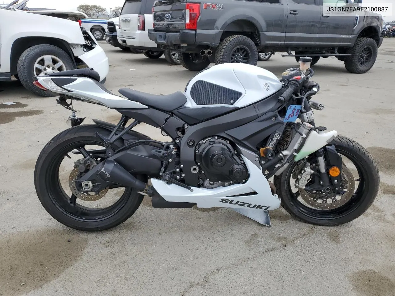 2015 Suzuki Gsx-R600 VIN: JS1GN7FA9F2100887 Lot: 54584384