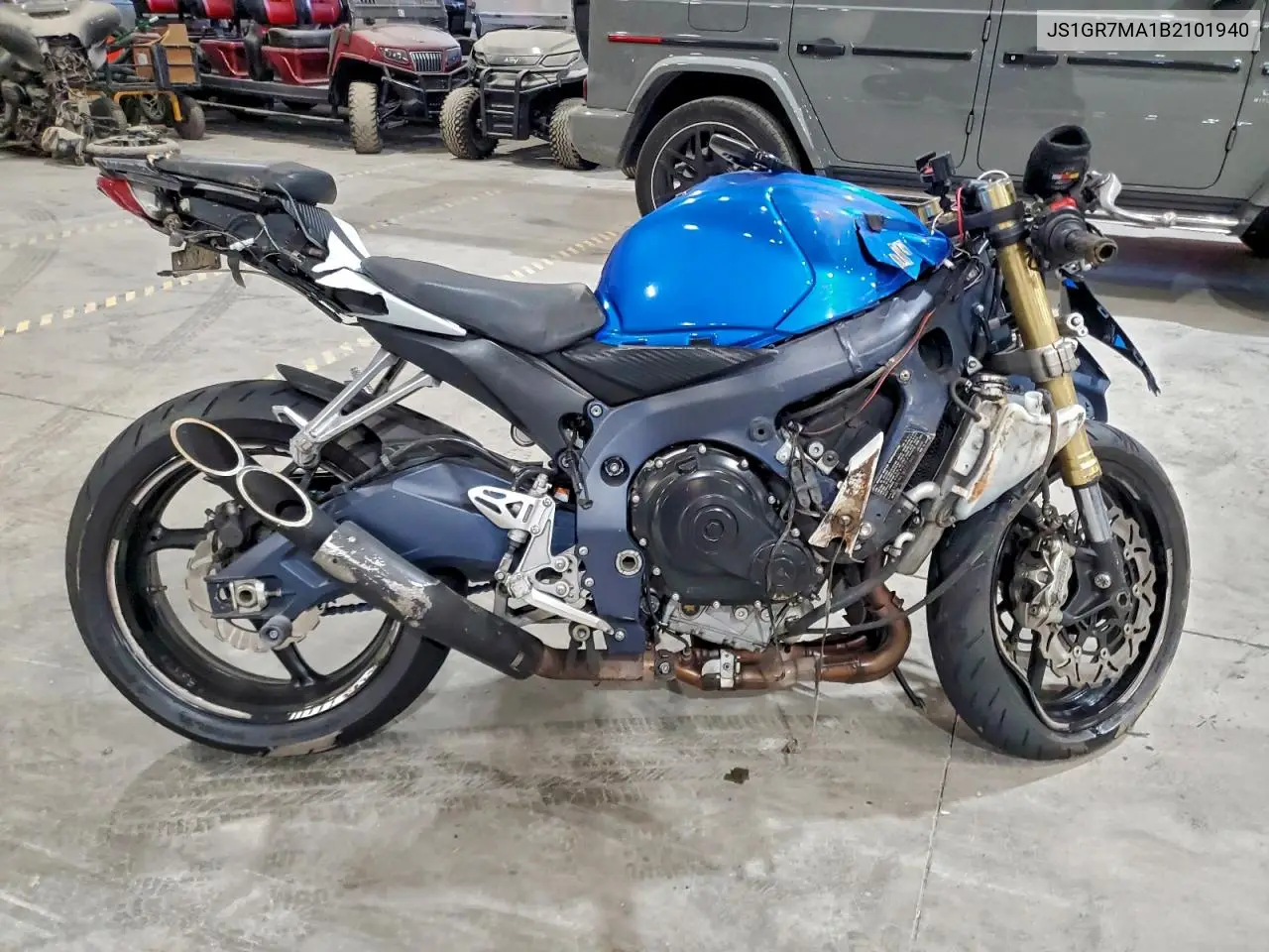 JS1GR7MA1B2101940 2011 Suzuki Gsx750