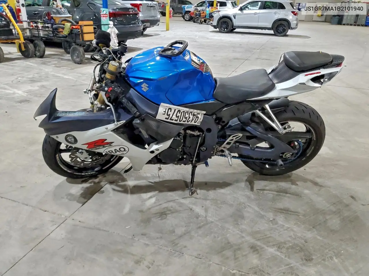JS1GR7MA1B2101940 2011 Suzuki Gsx750