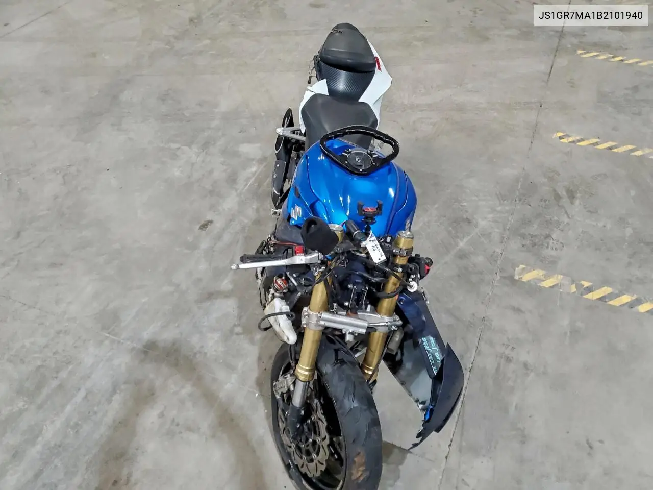 JS1GR7MA1B2101940 2011 Suzuki Gsx750