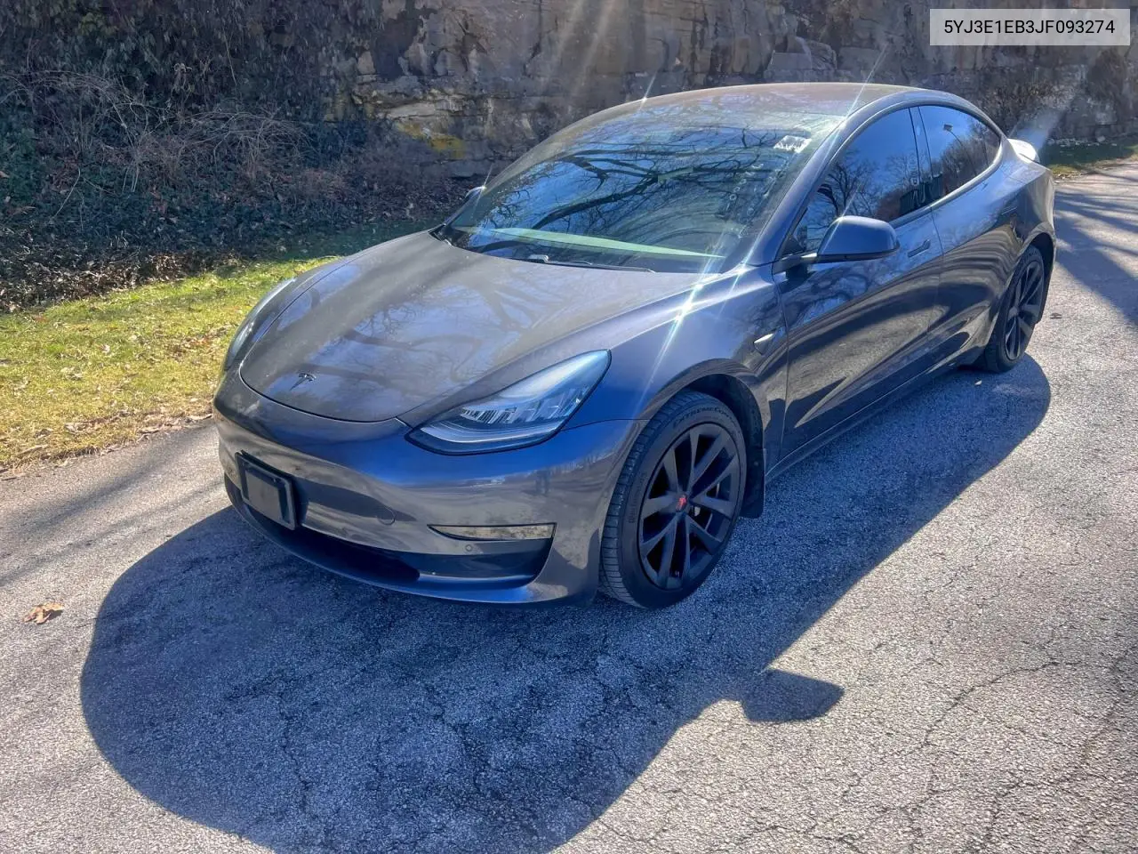5YJ3E1EB3JF093274 2018 Tesla Model 3