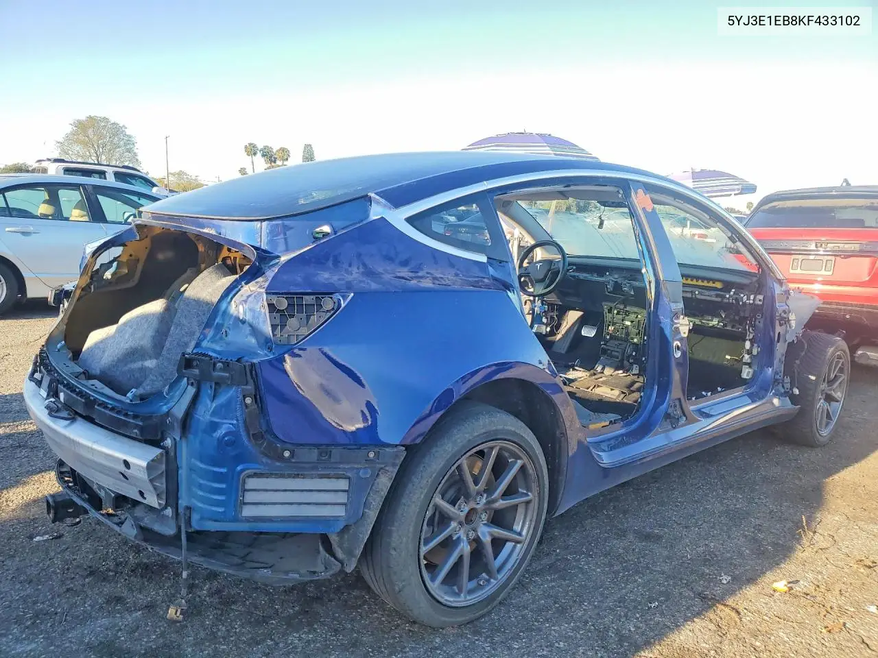 5YJ3E1EB8KF433102 2019 Tesla Model 3