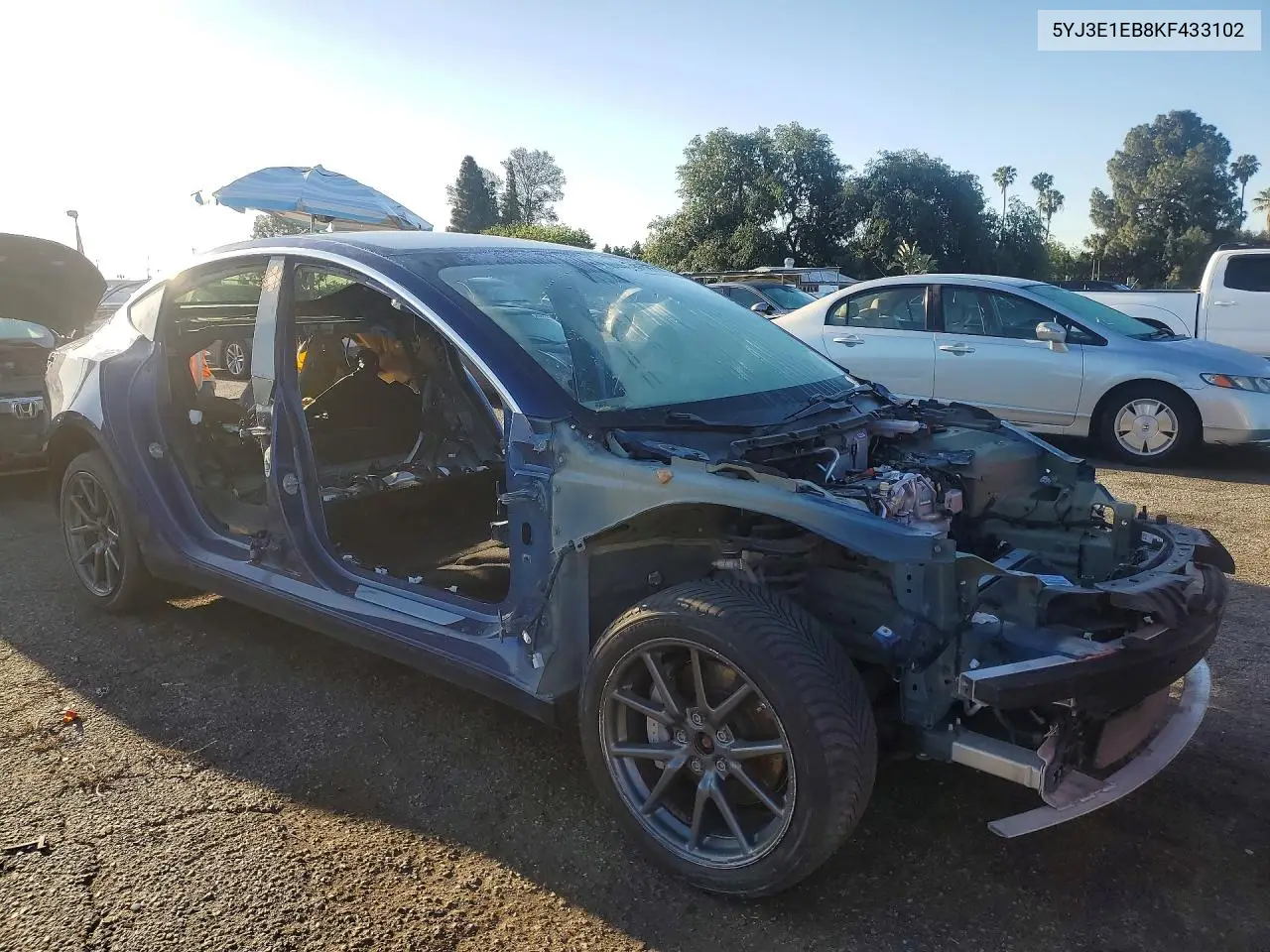 5YJ3E1EB8KF433102 2019 Tesla Model 3