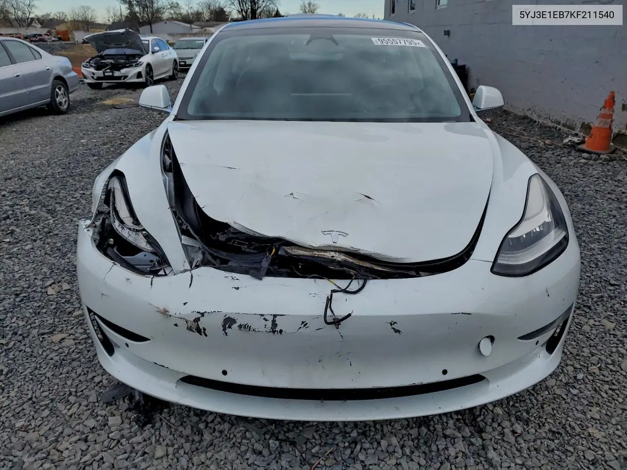 5YJ3E1EB7KF211540 2019 Tesla Model 3