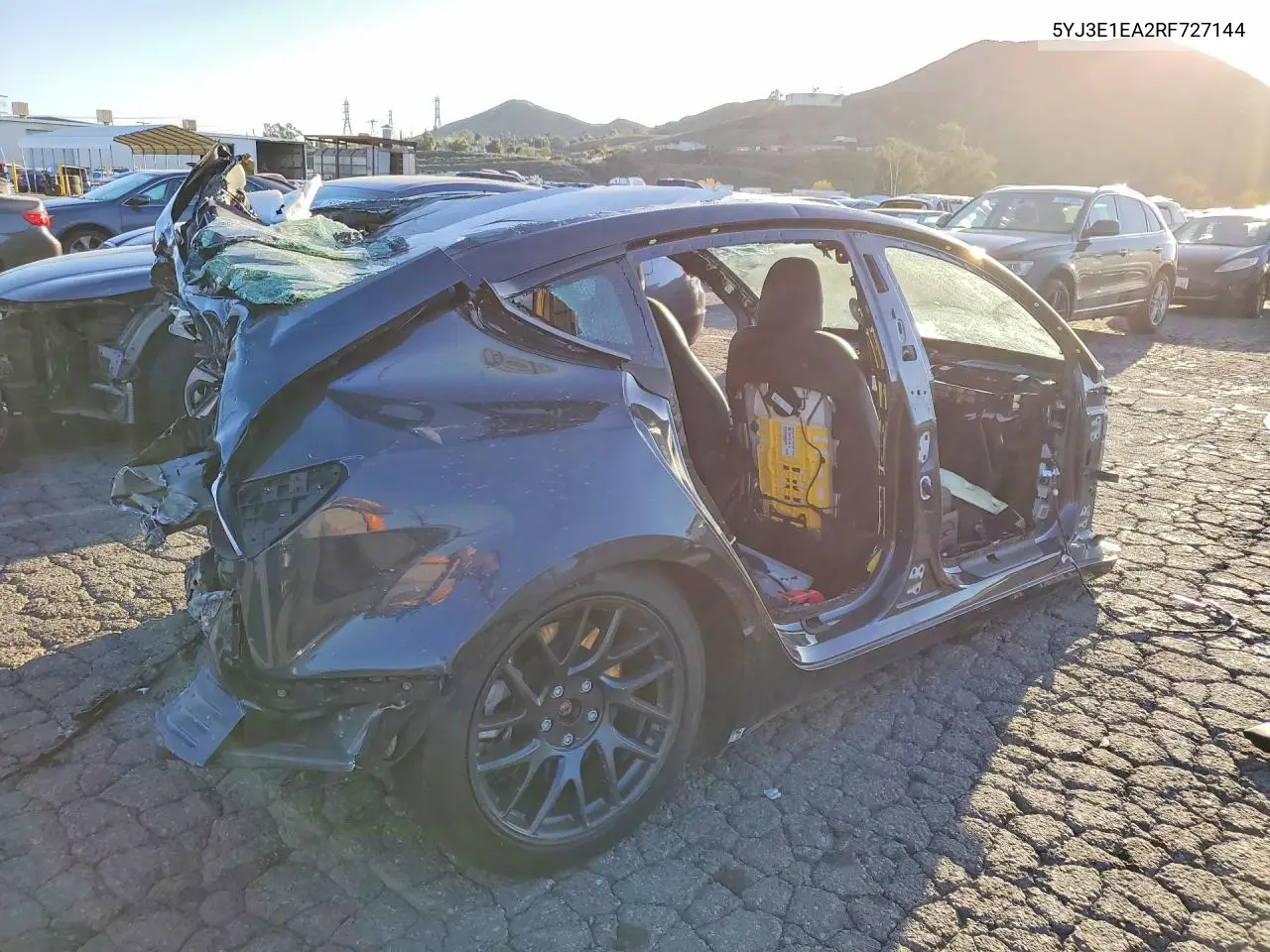 5YJ3E1EA2RF727144 2024 Tesla Model 3