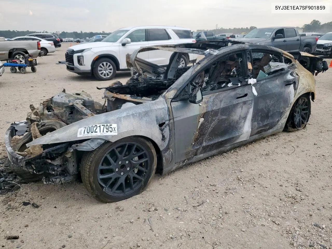5YJ3E1EA7SF901859 2025 Tesla Model 3