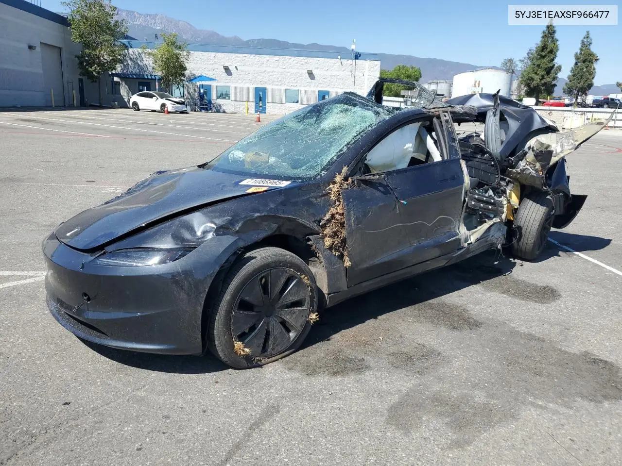 5YJ3E1EAXSF966477 2025 Tesla Model 3