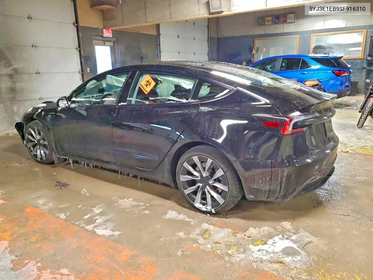 5YJ3E1EB9SF916310 2025 Tesla Model 3