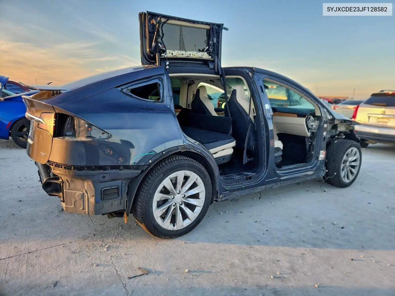5YJXCDE23JF128582 2018 Tesla Model X