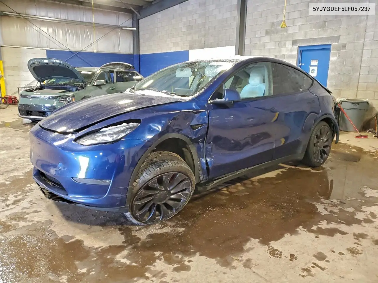 5YJYGDEF5LF057237 2020 Tesla Model Y