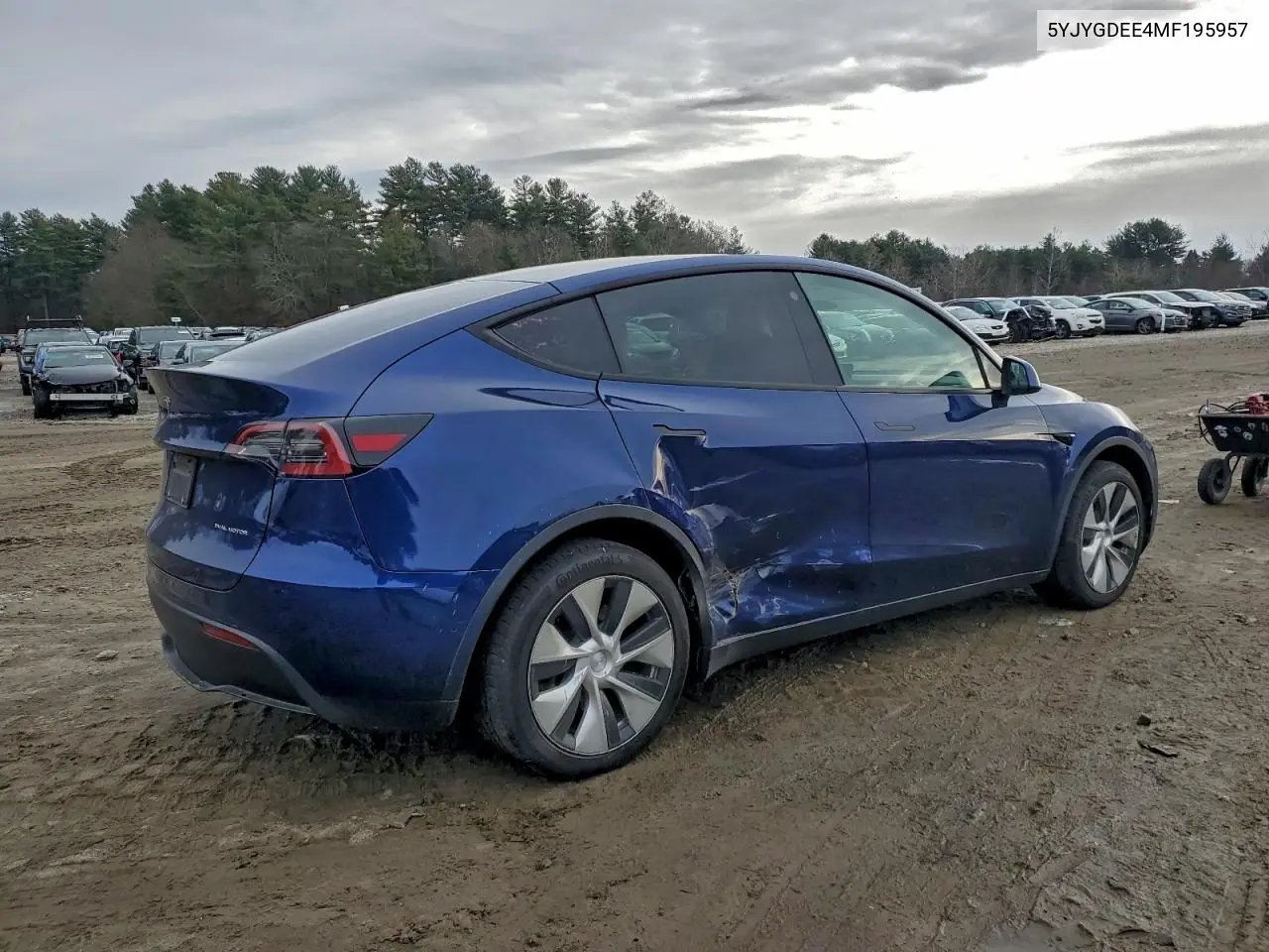 5YJYGDEE4MF195957 2021 Tesla Model Y