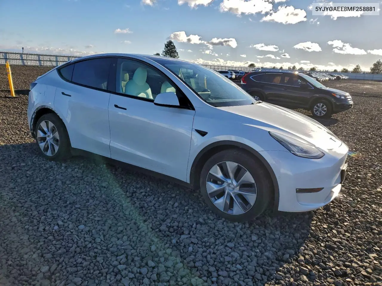 5YJYGAEE8MF258881 2021 Tesla Model Y