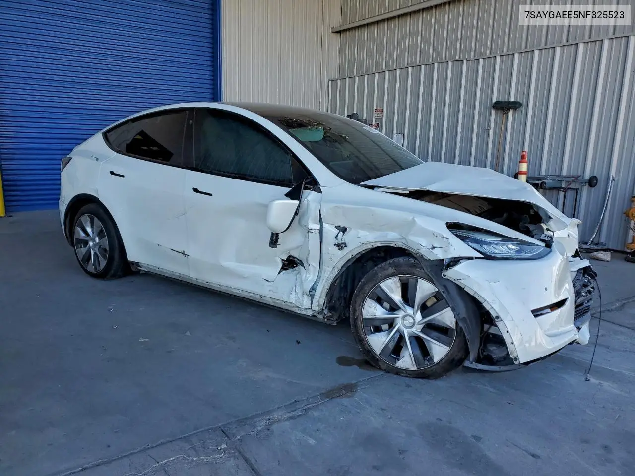 7SAYGAEE5NF325523 2022 Tesla Model Y