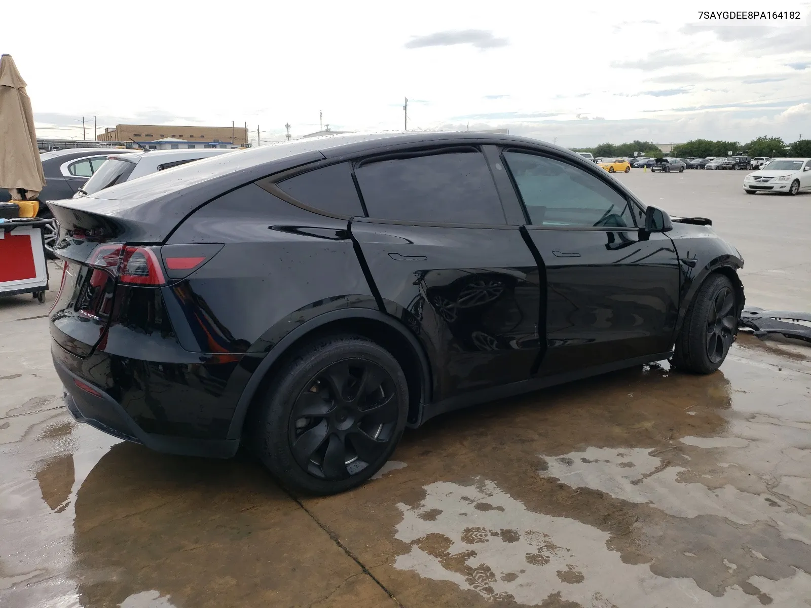 7SAYGDEE8PA164182 2023 Tesla Model Y