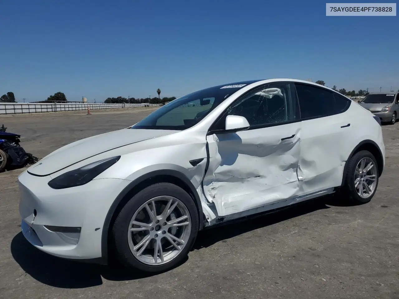 7SAYGDEE4PF738828 2023 Tesla Model Y