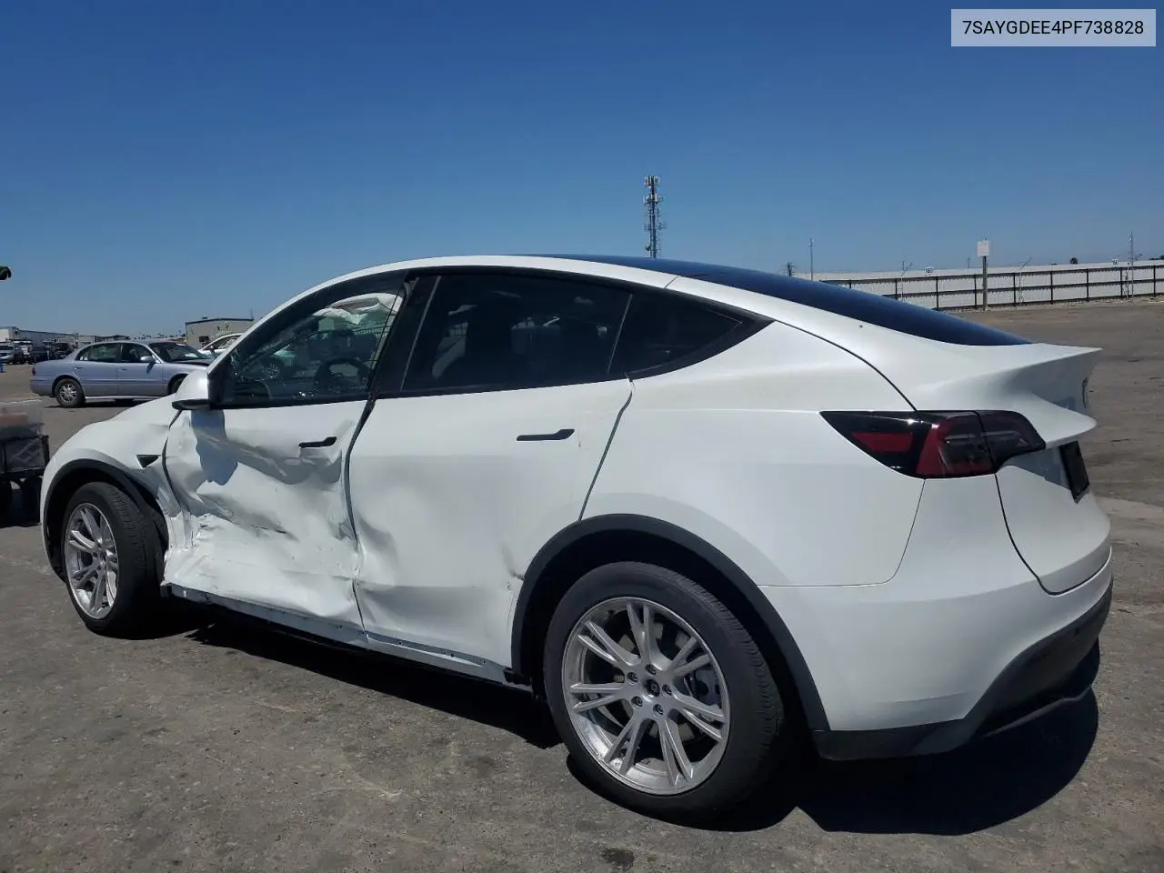 7SAYGDEE4PF738828 2023 Tesla Model Y