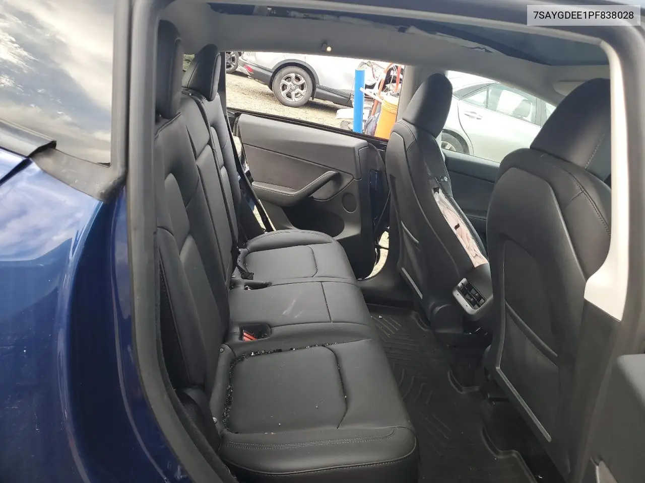 7SAYGDEE1PF838028 2023 Tesla Model Y