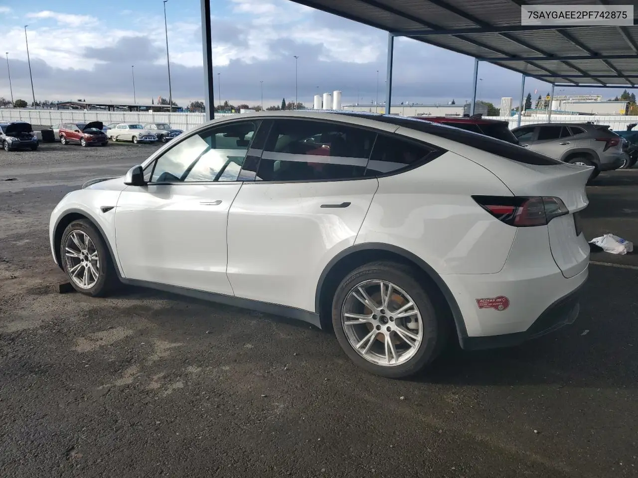 7SAYGAEE2PF742875 2023 Tesla Model Y